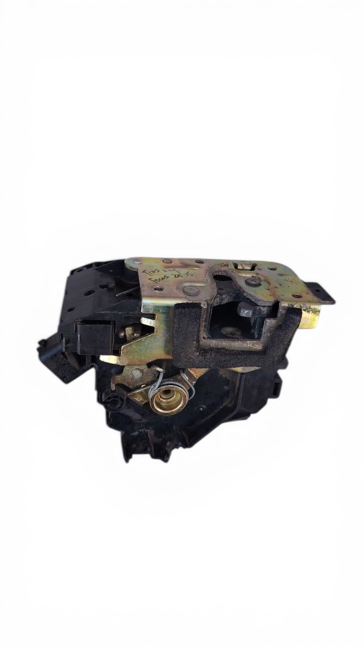 Cerradura puerta trasera izquierda Ford Focus