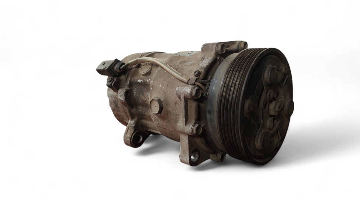 Compresor de aire acondicionado Volkswagen Polo Classic