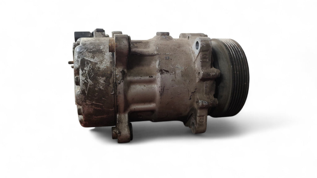 Compresor de aire acondicionado Volkswagen Polo Classic