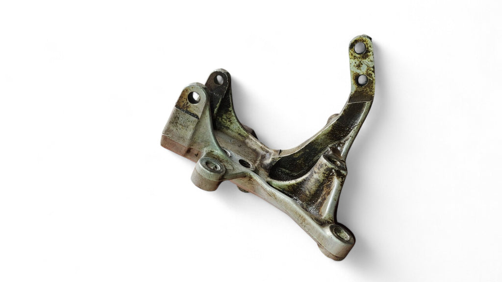 Soporte bomba hidraulica Suzuki Baleno